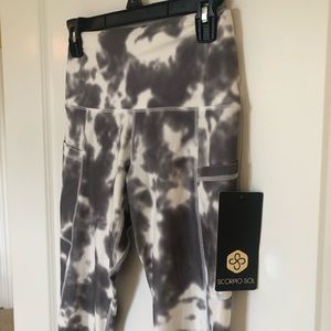 Scorpio Serena Pocket Legging. Size Small. NWT. Small mark on front.